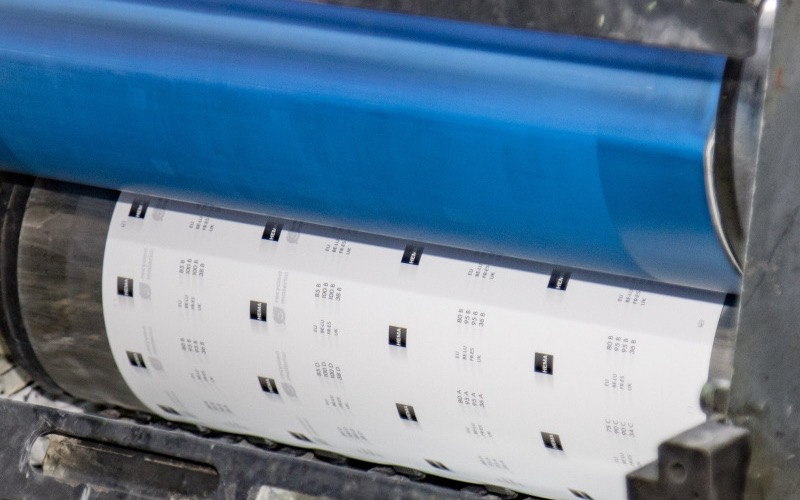 choose the right ribbon material and printing method
